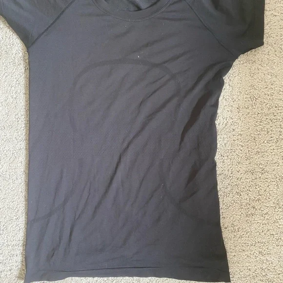 Lululemon Swiftly Tech 2.0 in Black - Picture 1 of 3